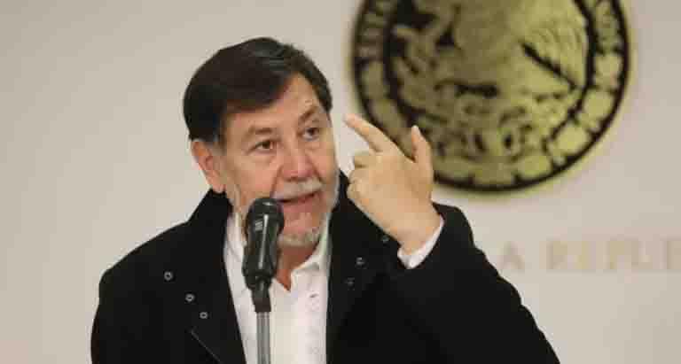 Acusa Fern&aacute;ndez Noro&ntilde;a de "golpeteo interno"