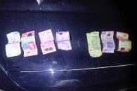 Atracan a hombre sentado en la banqueta