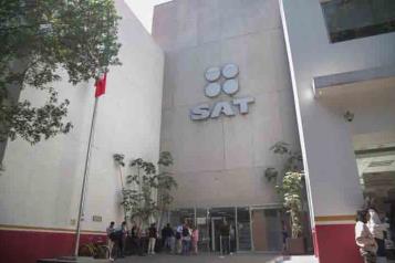 Denuncian Empresarios anomal&iacute;as en licitaci&oacute;n del SAT