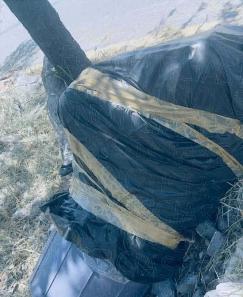 Los restos humanos dentro de una bolsa de plástico negra y emplayado, fue yo localizados cerca de la Secretaría de Seguridad Pública de Juárez.