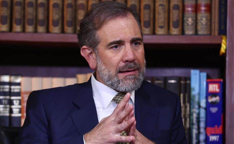 Gana amparo Lorenzo Córdova para ser eliminado de libros de la SEP