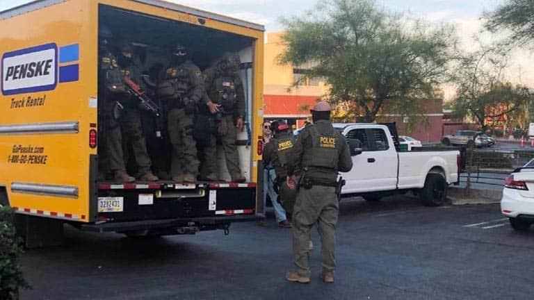 Ejecuta ICE la “Operación Caballo de Troya” en Los Ángeles