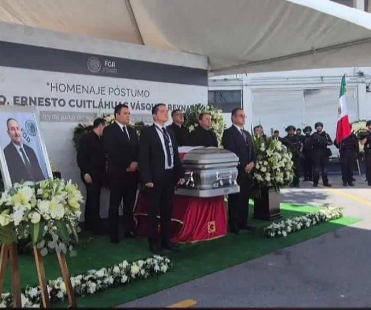 Rinden homenaje a delegado ejecutado de la FGR