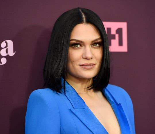Se someterá Jessie J a otra operación por cáncer de mama Se someterá Jessie J a otra operación por cáncer de mama