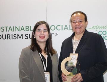 Reconocen su proyecto de turismo humanista en cumbre internacional