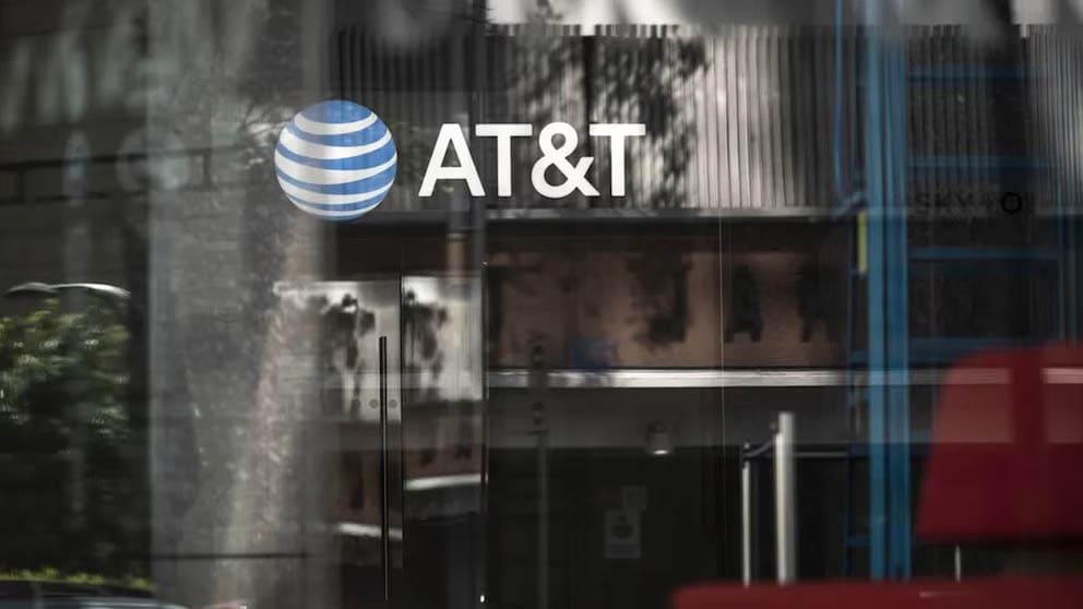 Eval&uacute;a AT&T vender en M&eacute;xico