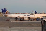 United Airlines suspende vuelos de salida en todo EU