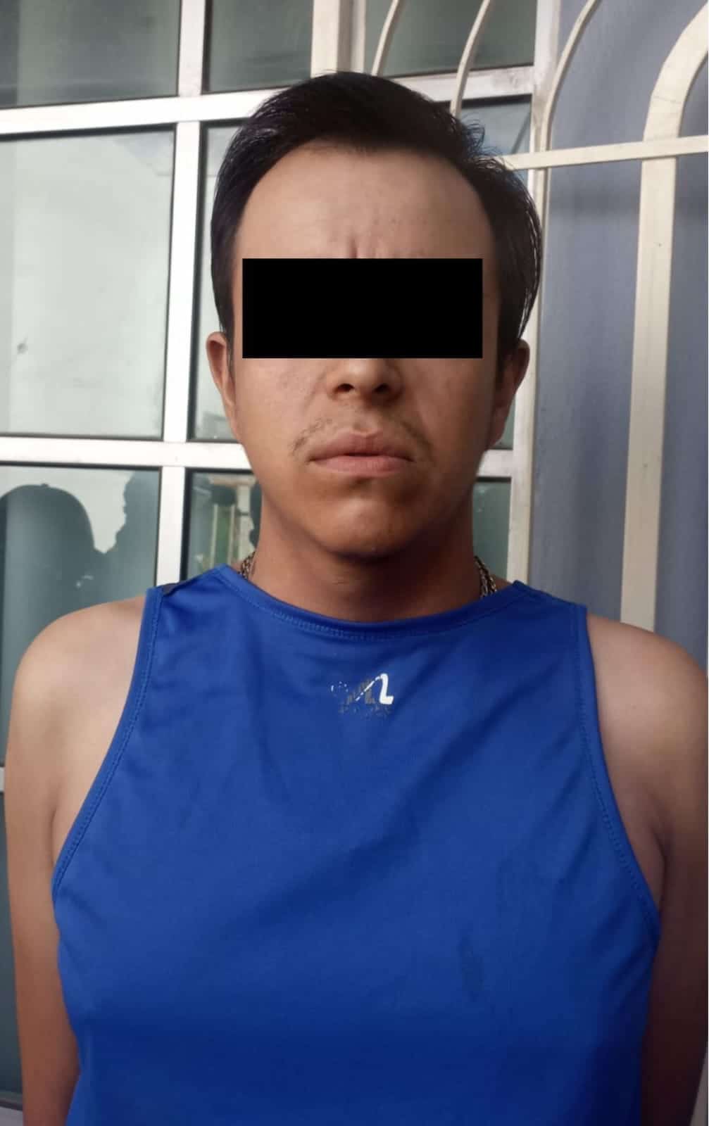 El presunto responsable de un asalto a mano armada, en el que se apoderó de 71 mil pesos en efectivo de un negocio ubicado en la Colonia Rincón de Guadalupe, fue detenido por elementos de la policía municipal en Jardines de Andalucía.