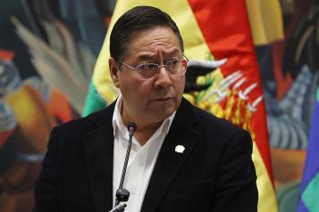 Condena Luis Arce recompensa por captura de Maduro