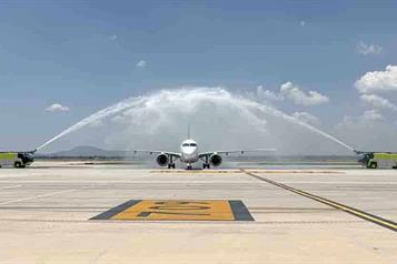 Reciben en AIFA segundo avi&oacute;n Embraer para Mexicana