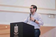 Apadrinarán a estudiantes Apadrinarán a estudiantes