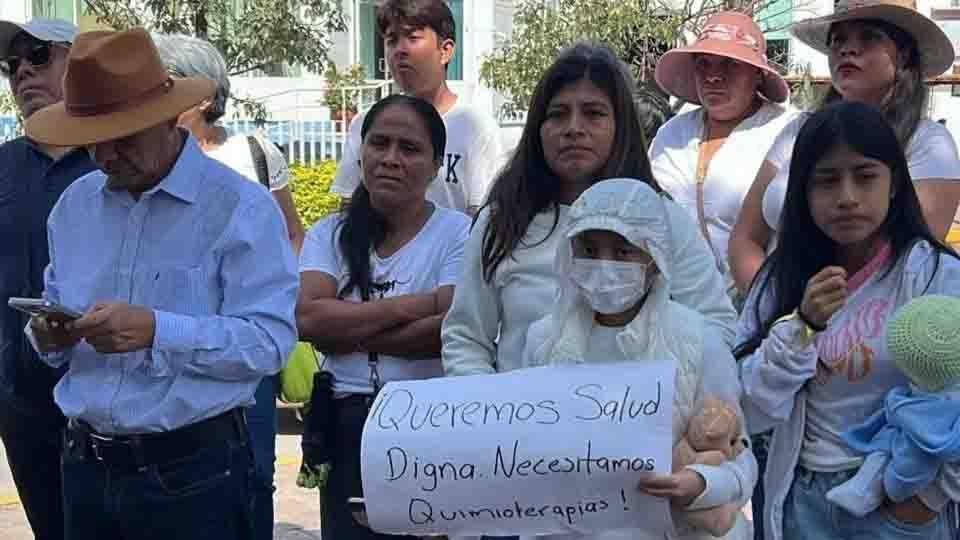 Exigen padres de familia medicamentos para ni&ntilde;os con c&aacute;ncer