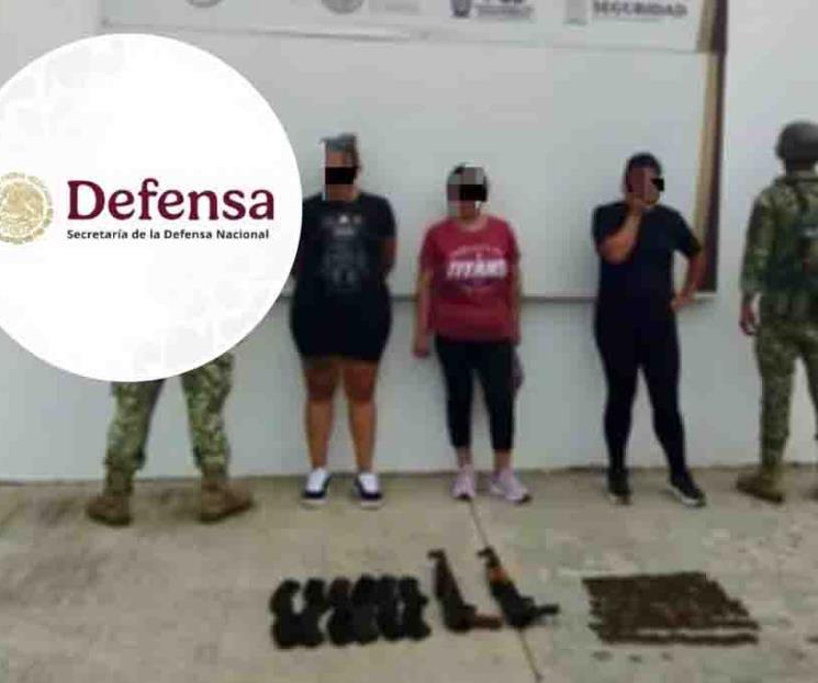 Caen tres mujeres armadas con AK-47 en Culiac&aacute;n