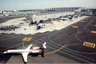 AICM reanuda operaciones tras fuertes lluvias