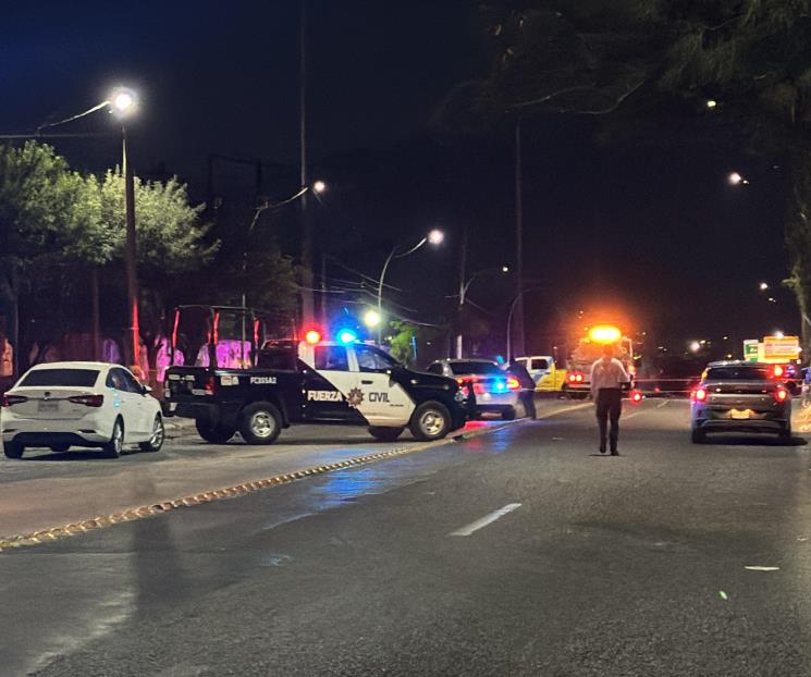 Mata policía con su patrulla a un hombre Mata policía con su patrulla a un hombre