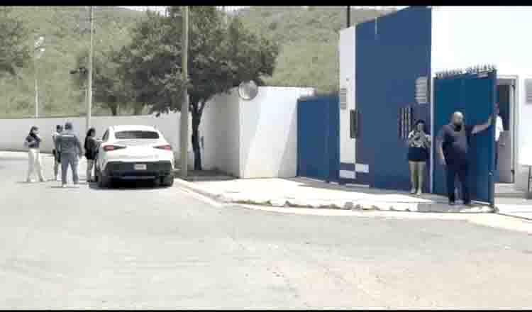 Refuerzan seguridad afuera de El Barrial