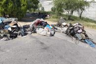 Tira basura en la vía pública; lo detienen