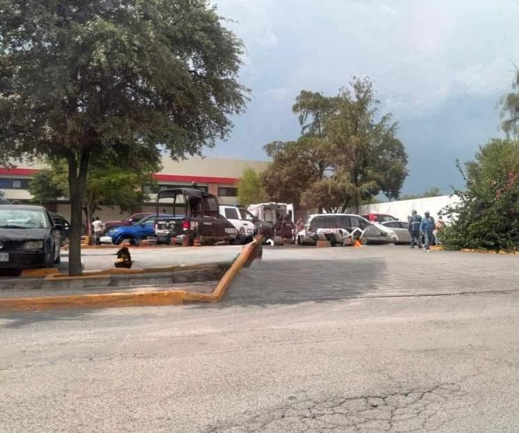Balean a funcionario en Linares