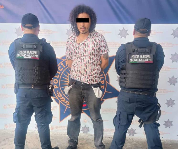 Sorprenden en prepa a narcovendedor