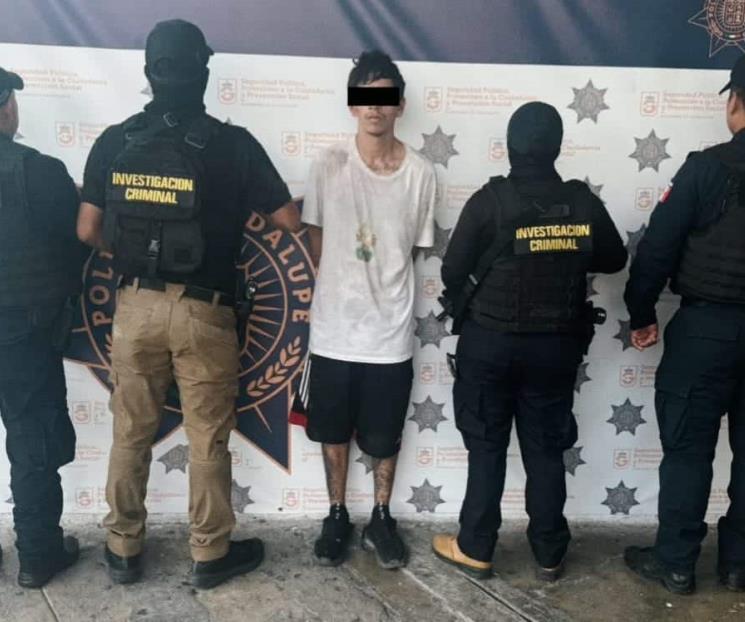 Roba auto y lo detienen