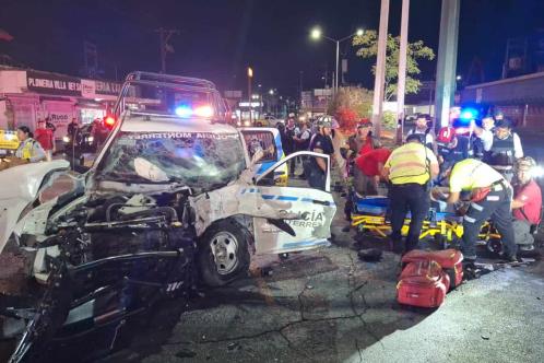 Choque entre patrullas deja 3 oficiales heridos en Monterrey