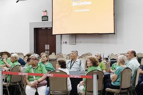 Ofrece Samuel mayor presupuestos para adultos mayores