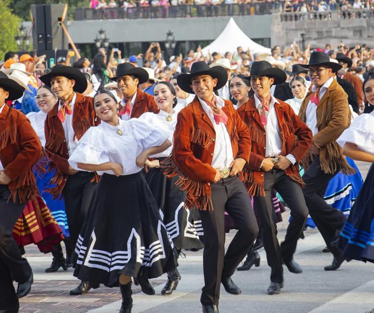 Son testigos del Mitote Folklórico más vivo que nunca Son testigos del Mitote Folklórico más vivo que nunca