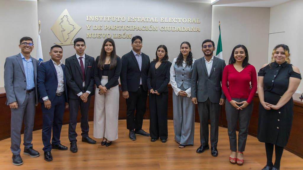 Gana Itzel Anneliz Gamboa el Concurso Nacional de Oratoria 2025