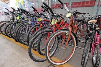 Investigan importaciones de bicicletas y cer&aacute;mica