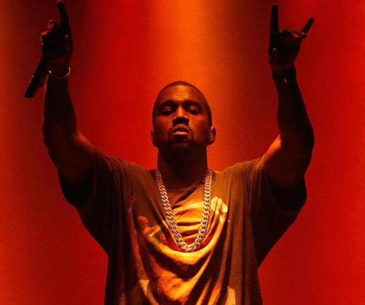 Kanye West admite que dejó sus medicamentos y Kim reacciona Kanye West admite que dejó sus medicamentos y Kim reacciona