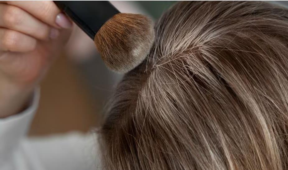 Cómo disimular las canas con té negro