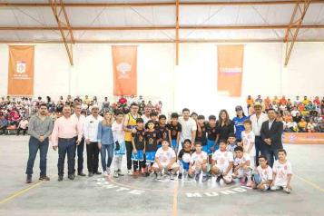 Entregan Polivalente Multideportivo en Cerralvo