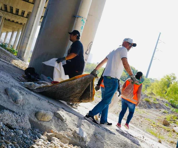 Recolectan 3.5 toneladas de residuos del río Santa Catarina Recolectan 3.5 toneladas de residuos del río Santa Catarina