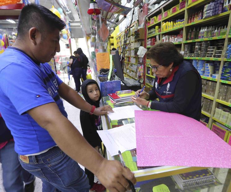 Regreso a clases incrementa 30% uso de tarjetas de crédito: HSBC Regreso a clases incrementa 30% uso de tarjetas de crédito: HSBC