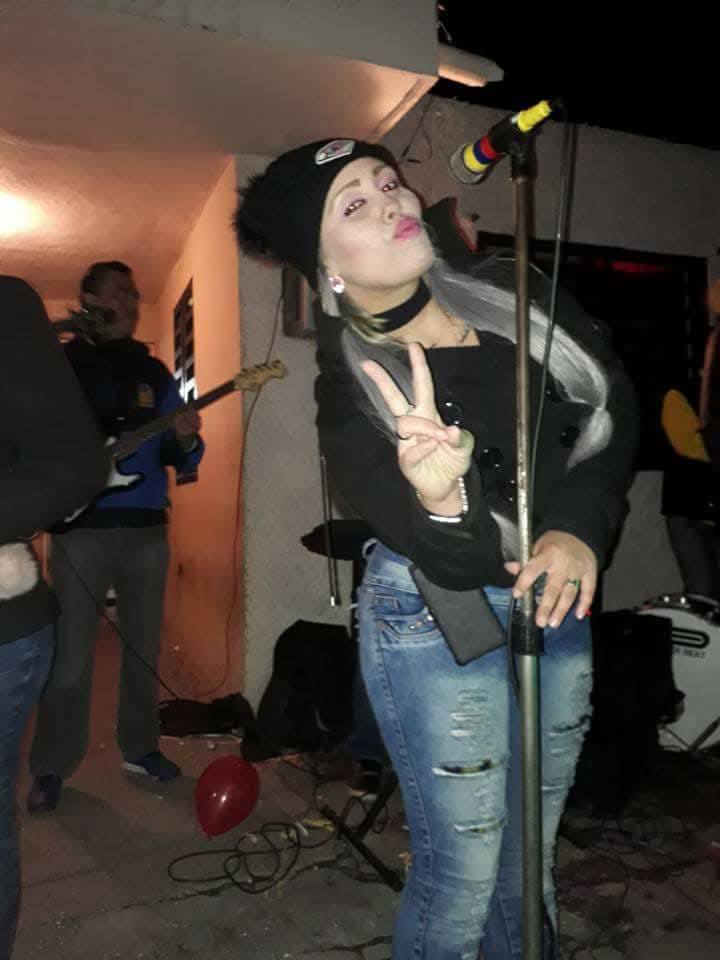 La Fiscalía General de Justicia del Estado, indagan el móvil de la ejecución de la cantante de música colombiana Lucero Aglae, atacada en su domicilio en el municipio de Pesquería.