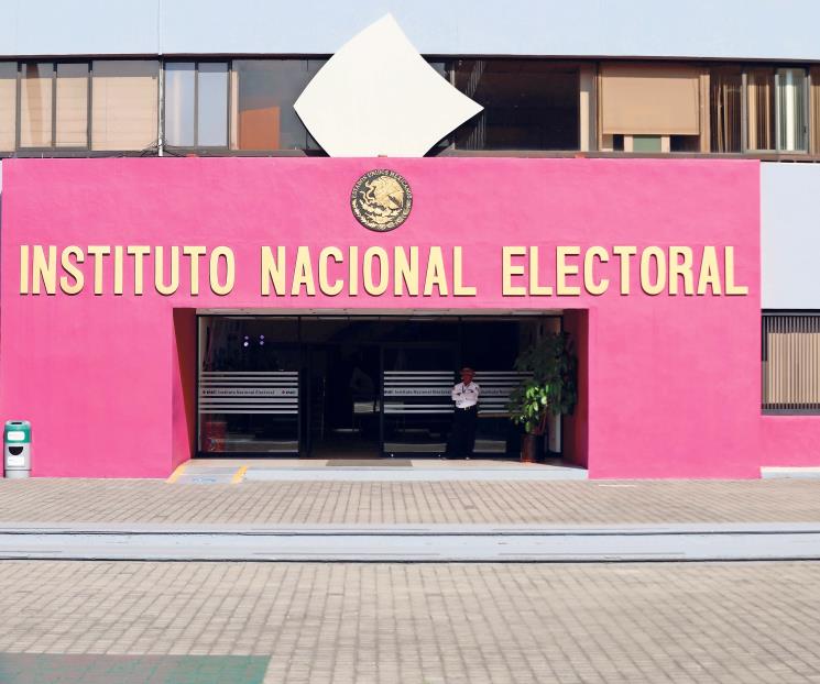 INE da carpetazo a caso de Pío López Obrador y David León INE da carpetazo a caso de Pío López Obrador y David León