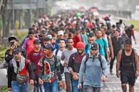 Suspende Trump protección a 60 mil migrantes Suspende Trump protección a 60 mil migrantes