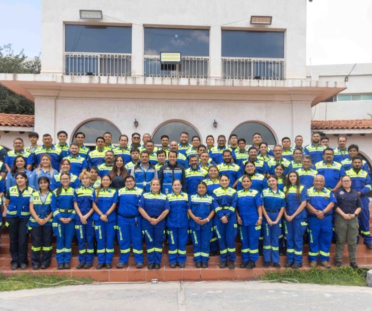 Reconoce Daniel Carrillo a todos los elementos de PC y Bomberos de S Reconoce Daniel Carrillo a todos los elementos de PC y Bomberos de S
