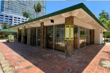 Tras ser destruida por Otis, reabre librer&iacute;a del FCE en Acapulco