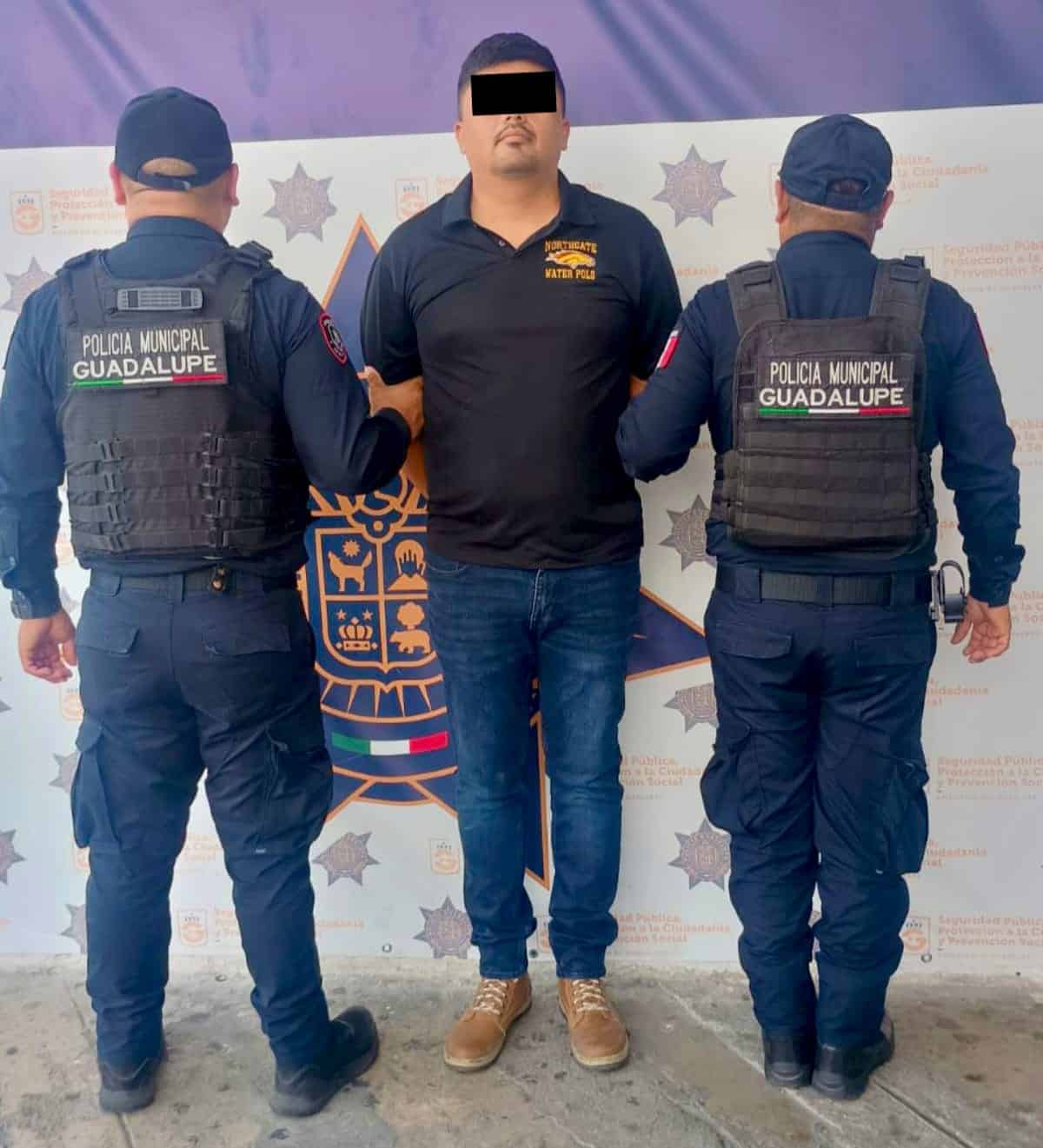 En dos acciones distintas, elementos de la Policía de Guadalupe detuvieron a dos hombres por el delito de uso de documentos falsos.
