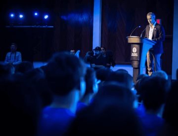Tec da bienvenida a generación 12 de su programa de becas del 100%