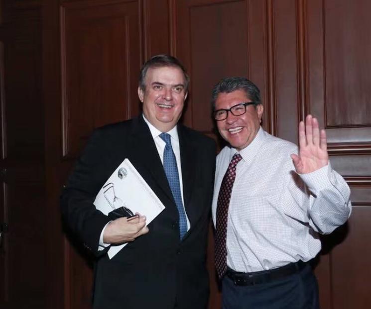 Defiende Monreal a Ebrard tras críticas por vuelo