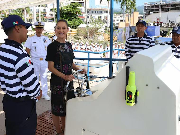 Inaugura Claudia el Marinab&uacute;s en Acapulco: transporte r&aacute;pido
