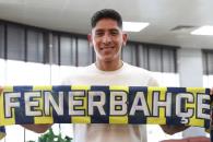 Presenta Fenerbahce a Edson Álvarez