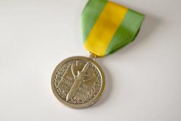 Crean medalla por servicio en la frontera con México