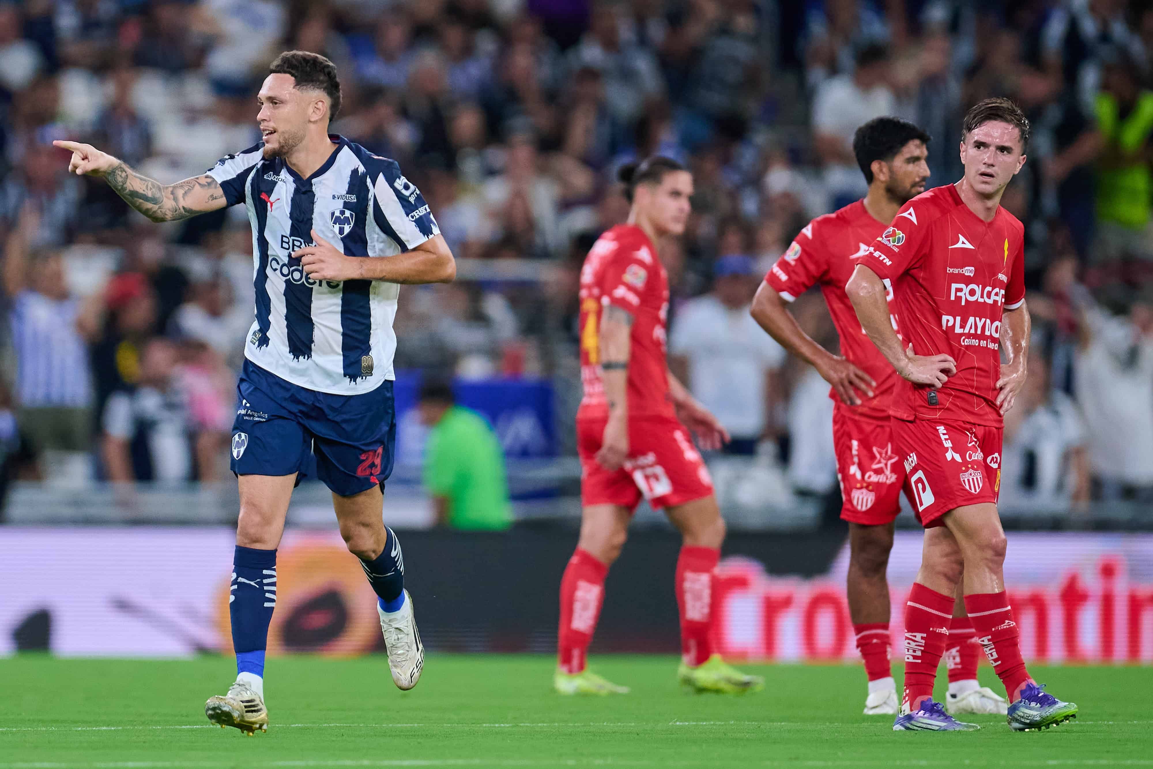 Lucas Ocampos hace el 1-0.