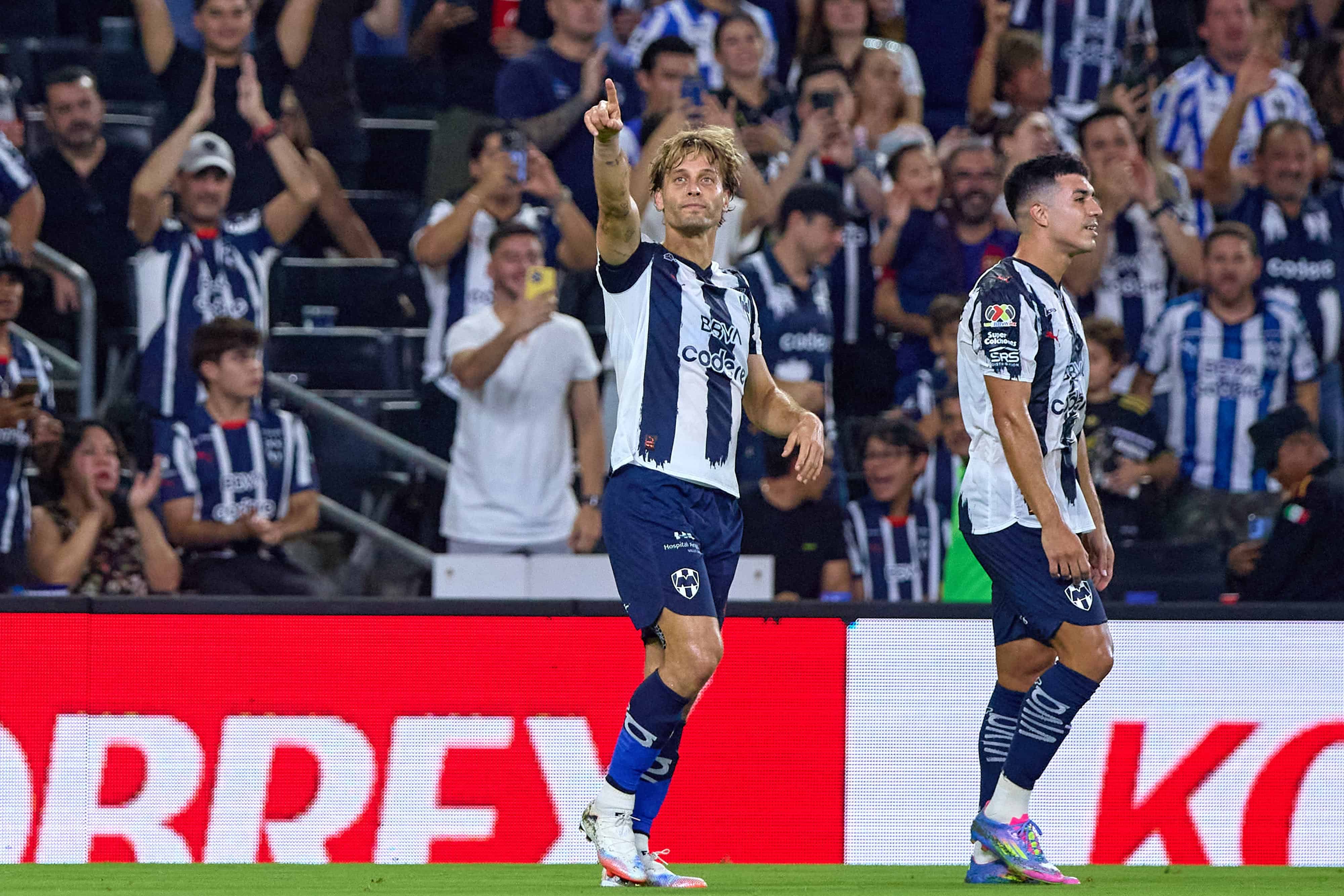 Sergio Canales hace el 2-0.