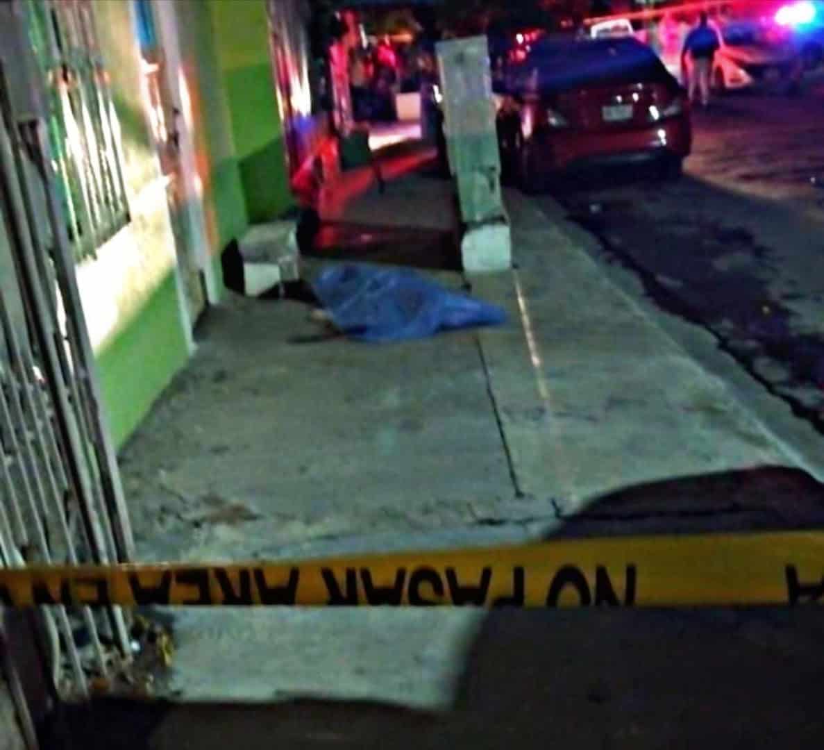 La ola de violencia no se detienen en municipio de Nuevo León, ahora fue en San Nicolás, donde un menor fue ejecutado de cinco balazos en la colonia Fomerrey 11.
