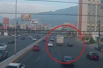 Roba camión de panificadora; cae