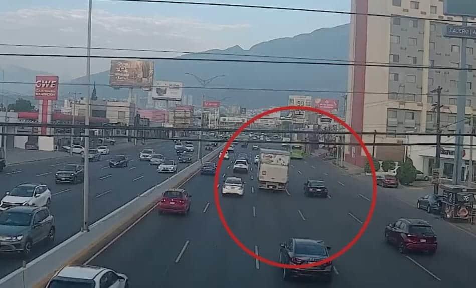 Roba camión de panificadora; cae